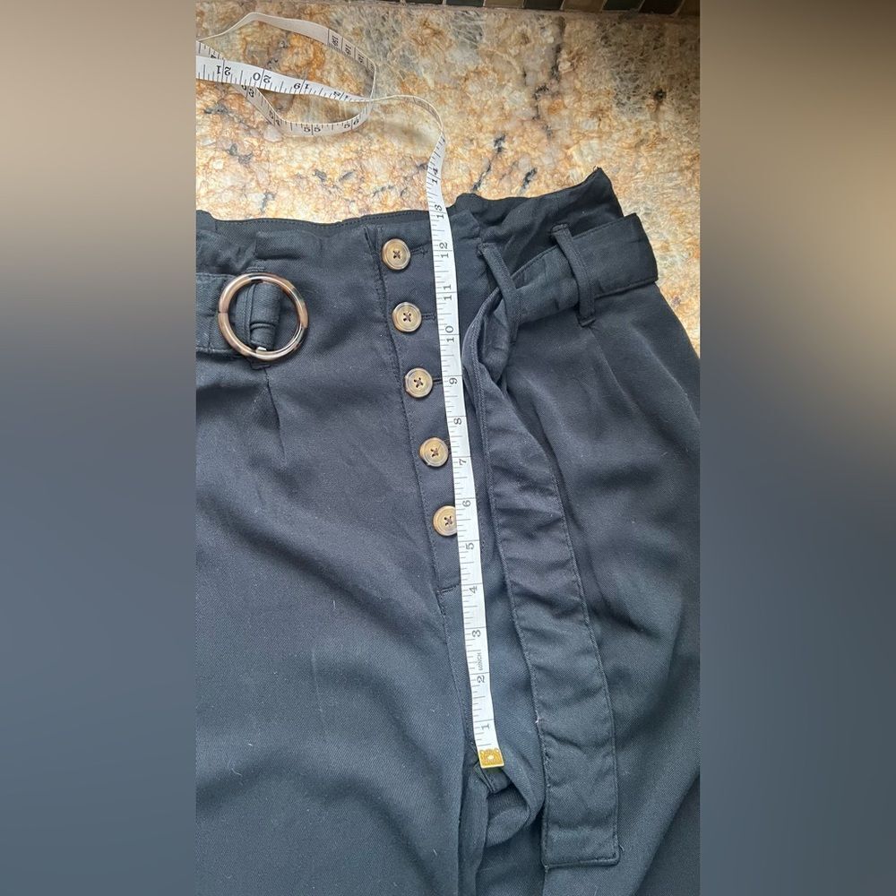 Abercrombie and Fitch high-rise crop pant - Picture 4 of 6